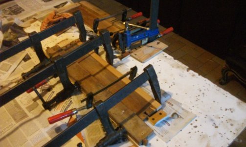Une des nombreuses greffes effectuées sur les côtés de tiroirs" à queues d'arondes"...                               Restaurateur de meubles à Lavaur.