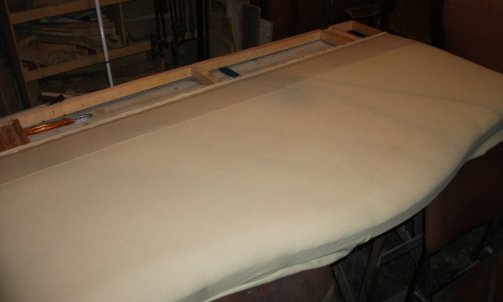 La mise en blanc, fréquemment oubliée par certains, est 1 opération  importante à ne pas négliger.  Elle est 1 gage de qualité.                       tapissier décorateur et garnisseur à Graulhet.