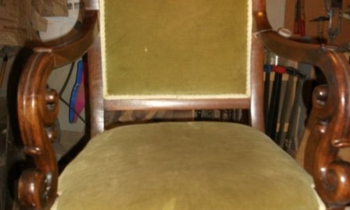 Autre fauteuil L. Philippe récemment arrivé à l'atelier, à restaurer et à regarnir traditionnellement.                                                 restaurateur de mobilier à Graulhet