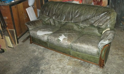 Le canapé avant...                                   Avant rénovation de fauteuil Albi